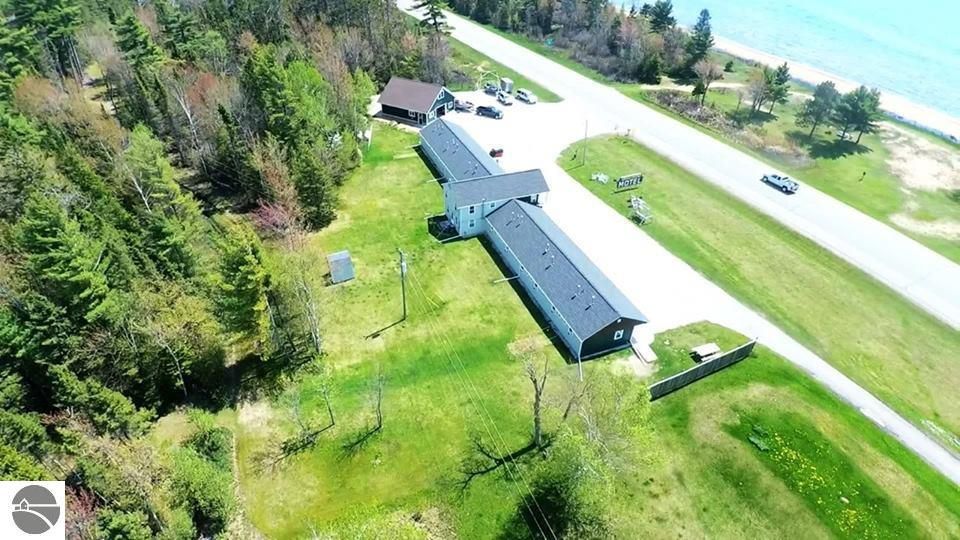 16086 Us Hwy 2, Cooks, MI 49817
